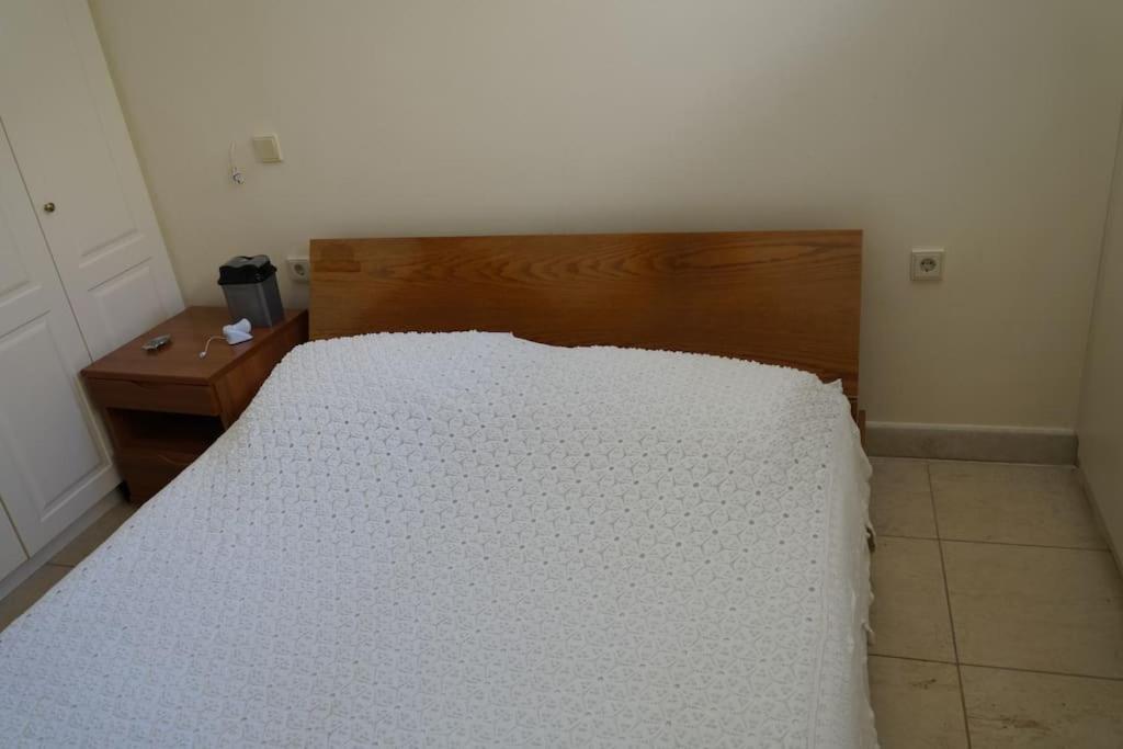 Apartment With A Garden, Bbq, Swimming Pool And Jacuzzi Dhráfi Exteriör bild