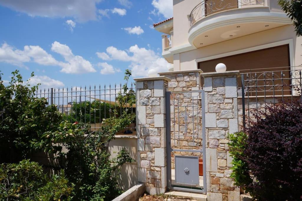 Apartment With A Garden, Bbq, Swimming Pool And Jacuzzi Dhráfi Exteriör bild