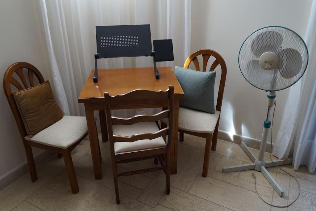 Apartment With A Garden, Bbq, Swimming Pool And Jacuzzi Dhráfi Exteriör bild