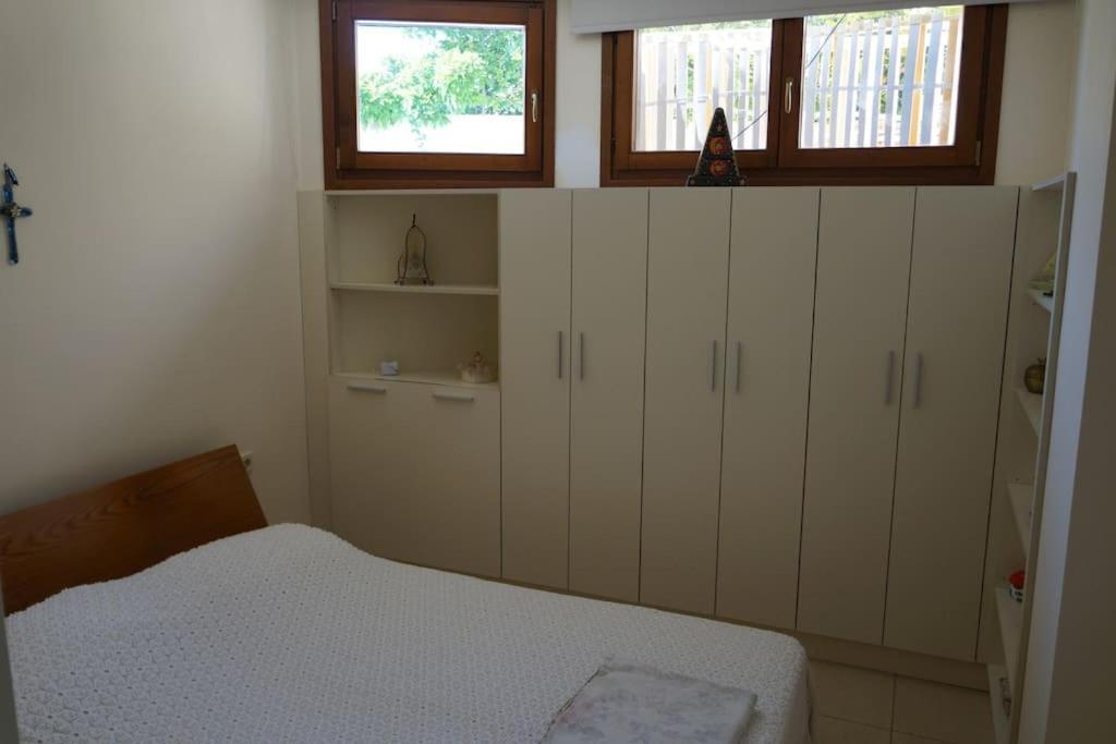Apartment With A Garden, Bbq, Swimming Pool And Jacuzzi Dhráfi Exteriör bild